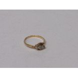 18ct gold & diamond ring, size Q, weight 2.6gms. Estimate £40-50.