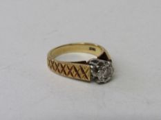 18ct gold solitaire diamond with patterned shoulder ring, size J, wt 4.4gms. Estimate £100-120