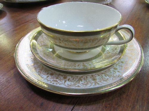 Minton 'Aragon' dinner service of 8 settings with gravy boat, meat plate & 2 tureens. Estimate £ - Image 4 of 4