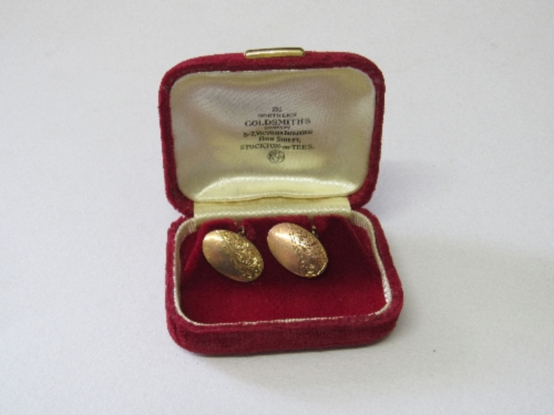 Pair of 9ct gold cufflinks, wt 4.5gms. Estimate £40-50.