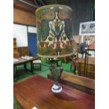 Grecian urn style table lamp & shade. Estimate £10-20.