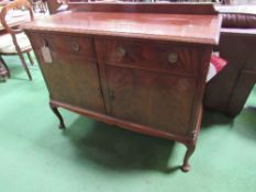 Mahogany sideboard, 2 drawers over cupboards with flame mahogany front on cabriole legs, 122cms x