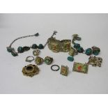 Qty of costume jewellery. Estimate £10-20.