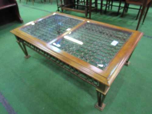 Wood & chain-link decorated coffee table, 130cms x 77cms x 42cms. Estimate £30-50.