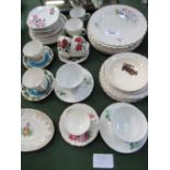 Collection of pre-war chinaware. Estimate £10-20.