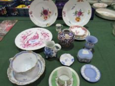 2 Meissen plates, qty of other pottery to include Spode, Wedgwood & Worcester. Estimate £20-30.