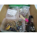 Qty of costume jewellery & 7 wristwatches. Estimate £20-30.