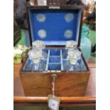 Rosewood lockable decanter box with 4 decanters & key, 27cms x 21cms x 22cms. (2 decanters a/f).