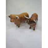 Beswick Highland bull (a/f) & Highland cow. Estimate £40-60.