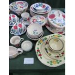 Qty 1930's/1940's Spongeware crockery. Estimate £10-20.