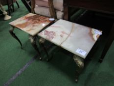 Pair of onyx top display tables on cabriole legs, 46cms x 34cms x 43cms. Estimate £40-60.