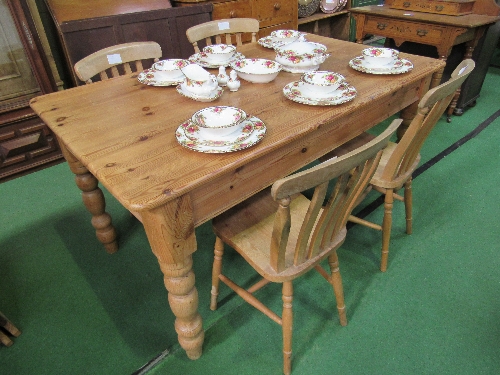 Pine kitchen table on turned legs, 153cms x 91cms x 77cms, together with 4 Windsor chairs