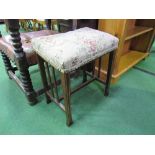 Mahogany piano stool with inlaid stringing. Estimate £10-20.