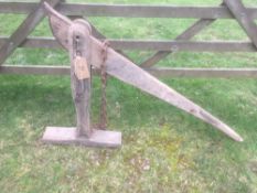 Wooden adjustable farm wagon jack