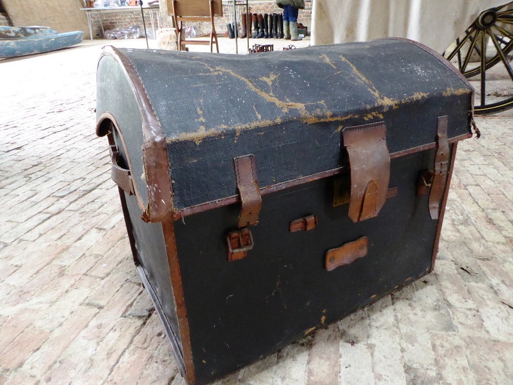 Black painted wicker and canvas domed trunk - Image 2 of 2