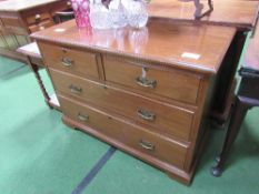 Mahogany 2 over 2 chest of drawers, 107cms x 52cms x 77cms. Estimate £20-40.