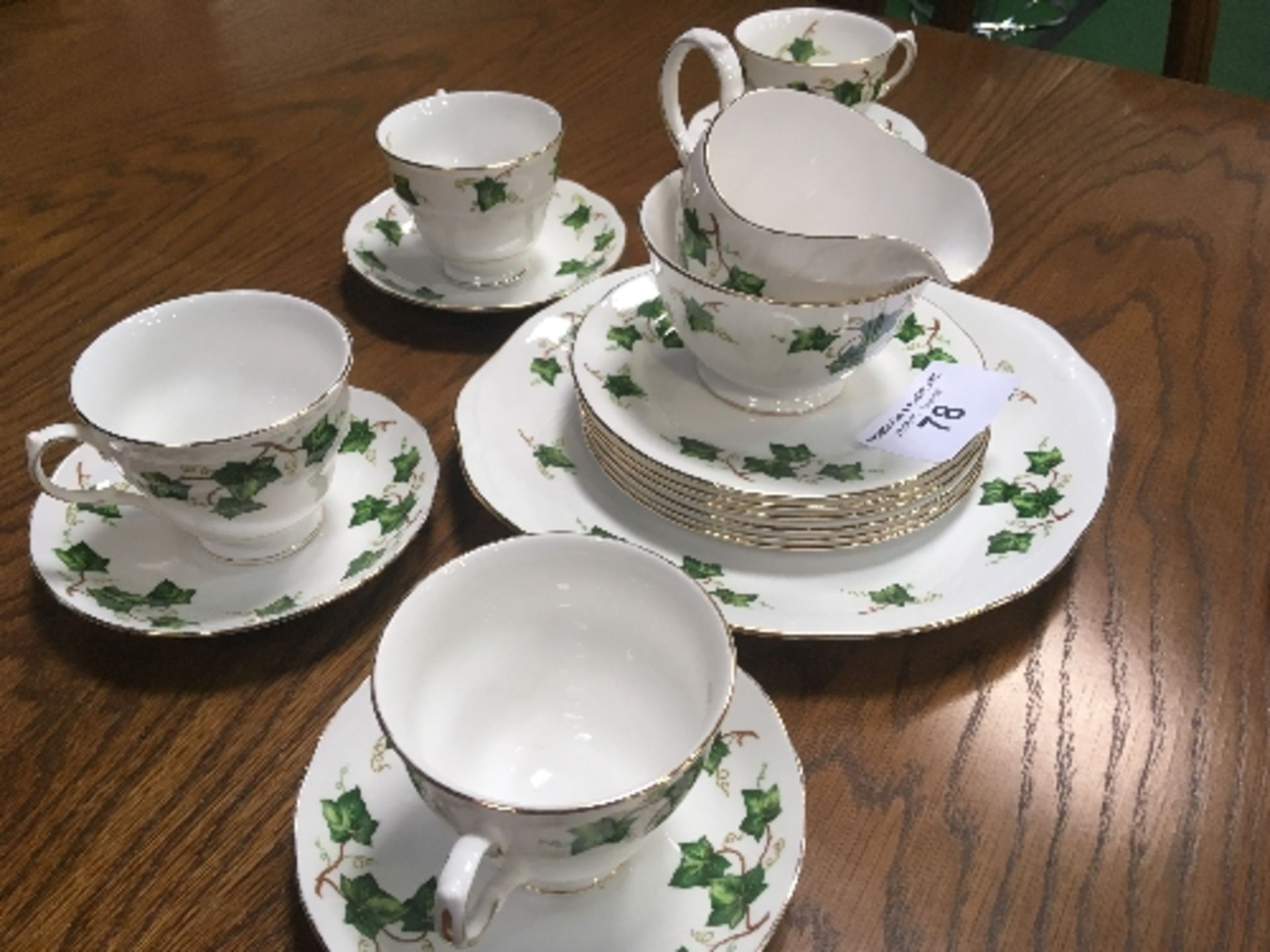 Colclough ivy leaf vintage tea set, 21 pieces. Estimate £30-40. - Image 2 of 3