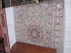 Green Keshan rug, 2m x 1.4m. Estimate £70-90.