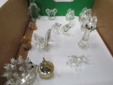 Tray of various Swarovski/cut glass ornaments (15 items in total). Estimate £60-80.