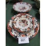 Qty of decorative ironstone china in oriental design. Estimate £10-20.