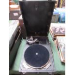 Decca wind-up gramophone c/w handle & case of 78rpm records. Estimate £40-60.