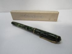 Conway Stewart No. 759 vintage fountain pen (boxed). Estimate £20-30.