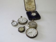 5 various pocket watches & a pedometer. Estimate £10-20.