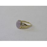 14ct gold moonstone ring, size P. Estimate £70-80.