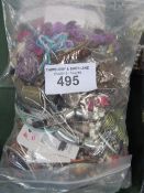 Bag of costume jewellery. Estimate £10-20.