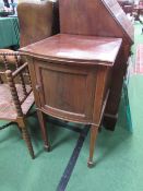 Mahogany pot cupboard. Estimate £10-20.