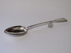 Large silver serving spoon, London 1846 by George Adams, wt 4.0ozt & length 30.5cms. Estimate £100-