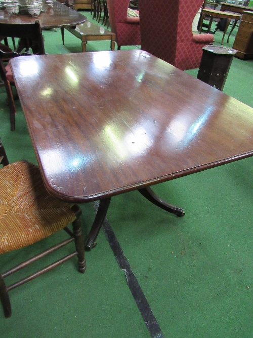 Regency mahogany tilt-top breakfast table on pedestal to 4 legs on brass castors, 121cms x 85cms x - Image 3 of 4