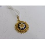 24ct gold & enamel South African pendant, weight 2gms. Estimate £100-120.