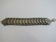 Italian 10 centesimi, dated 1938, silver coin bracelet. Estimate £30-40.