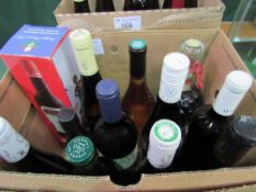 Box of 12 bottles of collectable wines & spirits. Estimate £20-40.