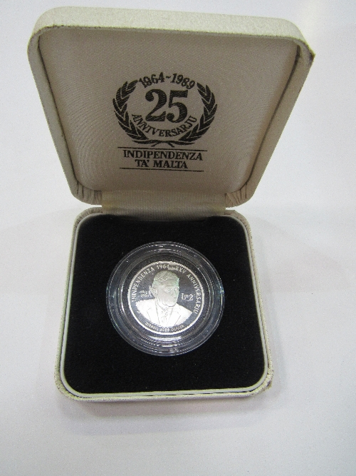 Maltese 25th anniversary of Independence coin in a box. Estimate £20-30. - Image 2 of 2
