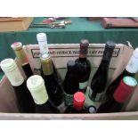 Box of 12 collectable wines & spirits. Estimate £20-40.