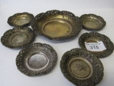 Yogya KD800 silver repousse dish & 6 small dishes, total weight 16.5ozt. Estimate £100-150.