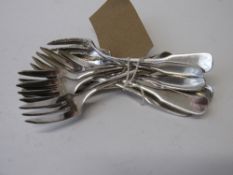 14 silver plated dessert forks, hallmarked Guy Degrenne, France. Estimate £20-40.
