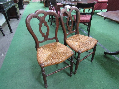 Pair of 1860/1890 walnut dining chairs with carved splat backs. Estimate £30-50. - Image 2 of 2