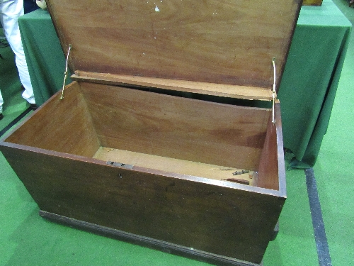 Mahogany chest, 1m x 54cms x 54cms (repair required to back/lid) - Image 4 of 5