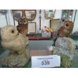 2 Border Fine Arts owls. Estimate £20-30.