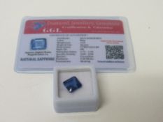Natural blue square cut loose sapphire, wt 7.55 carat, with certificate. Estimate £50-70.