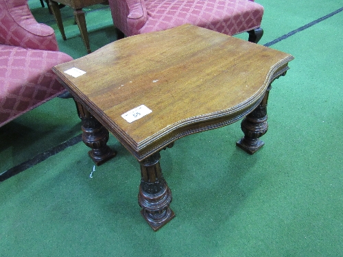 Mahogany shaped top coffee table. Estimate £10-20.