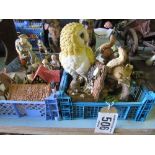 2 trays of various models, animals, houses, plaques
