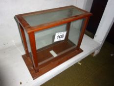 Small display cabinet 51x20x37cm