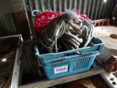 Quantity of assorted rope ties