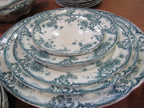 Qty of green, white & gold Staffordshire dinner ware. Estimate £30-40. - Image 3 of 4