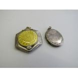 Sterling silver locket & a hallmarked silver & enamel vinaigrette. Estimate £20-30.