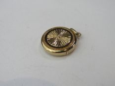 18ct gold (tested) locket, weight 9.8gms. Estimate £100-120.